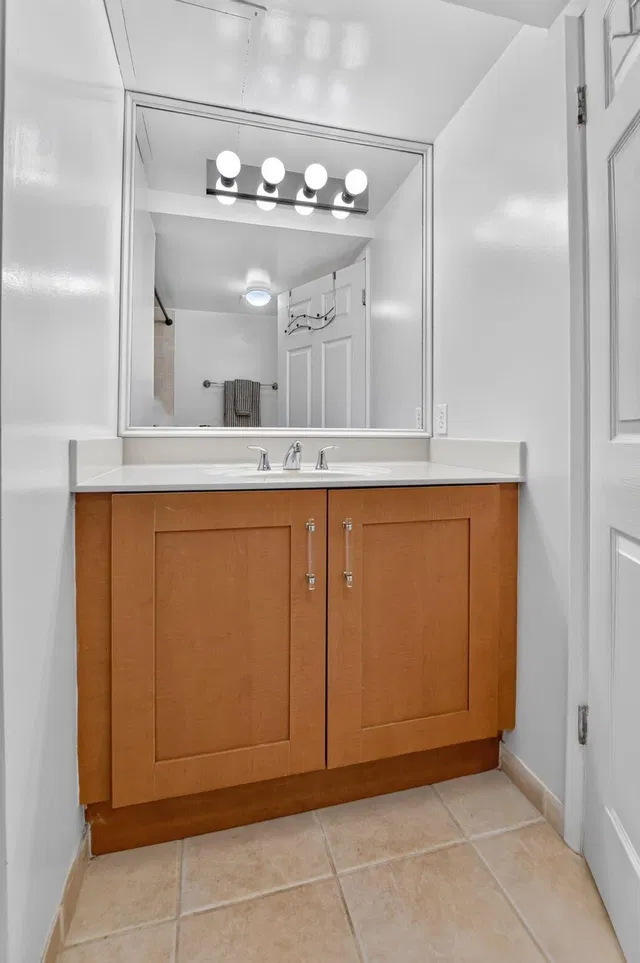 Unit 102 photo 29