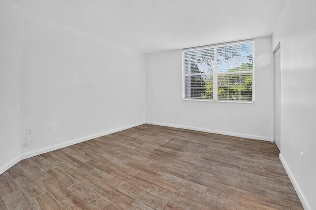 Unit 102 photo 32