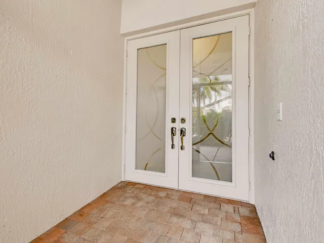  Residence photo 4