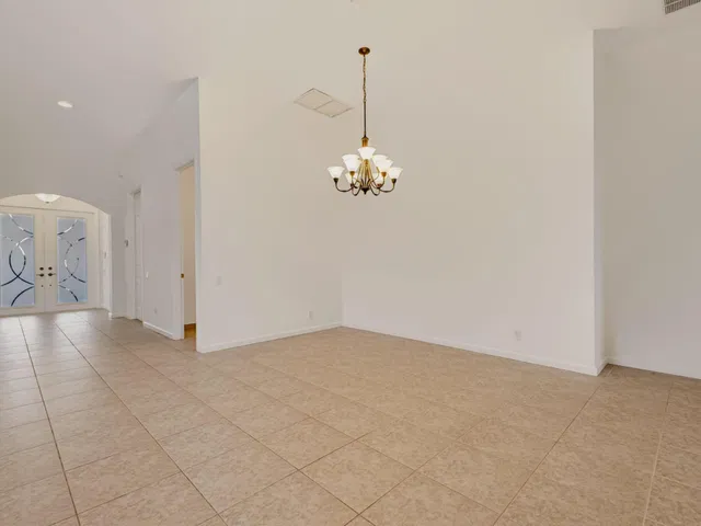  Residence photo 11