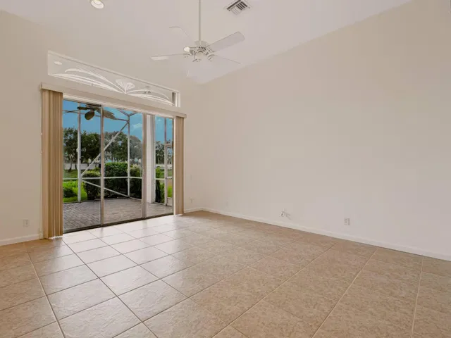  Residence photo 15