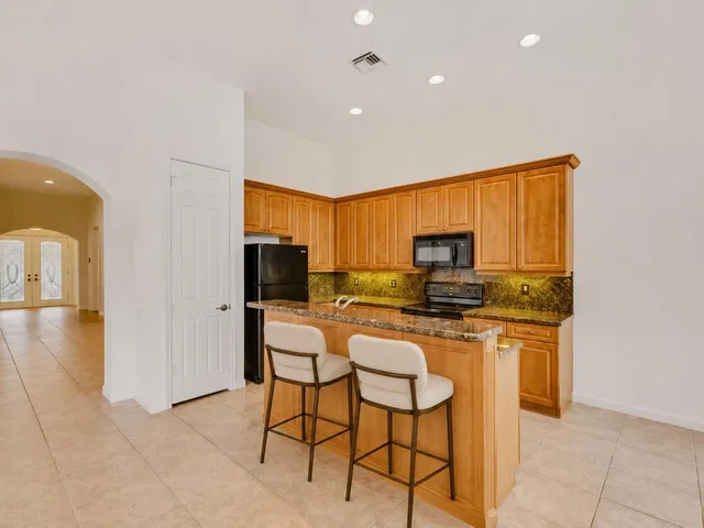  Residence photo 18