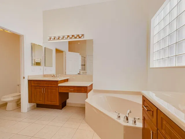  Residence photo 33