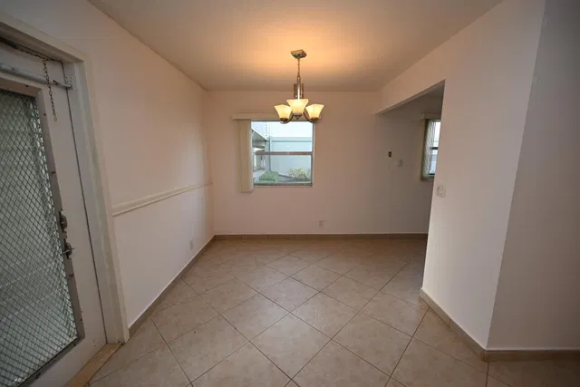  Residence photo 4