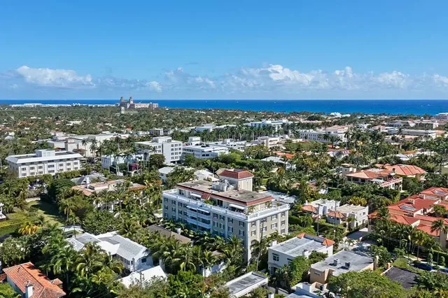 330 Cocoanut Row Palm Beach condos, Florida — photo 2