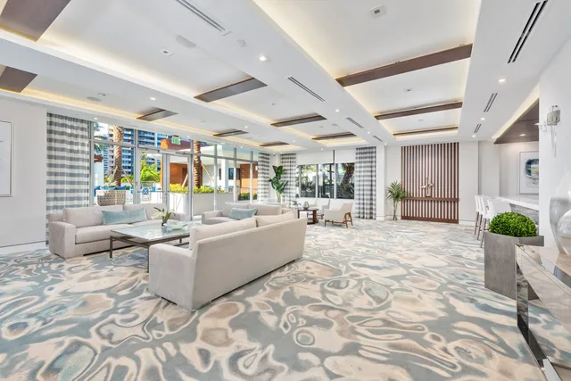 5000 North Ocean — N Club Room