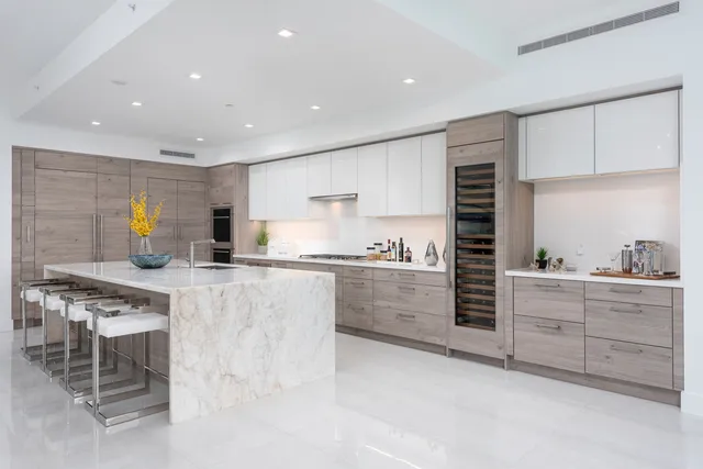 5000 North Ocean — N Grey Kitchen