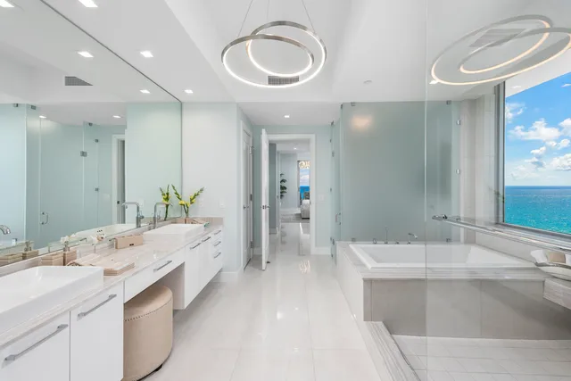 5000 North Ocean — N Master Bath