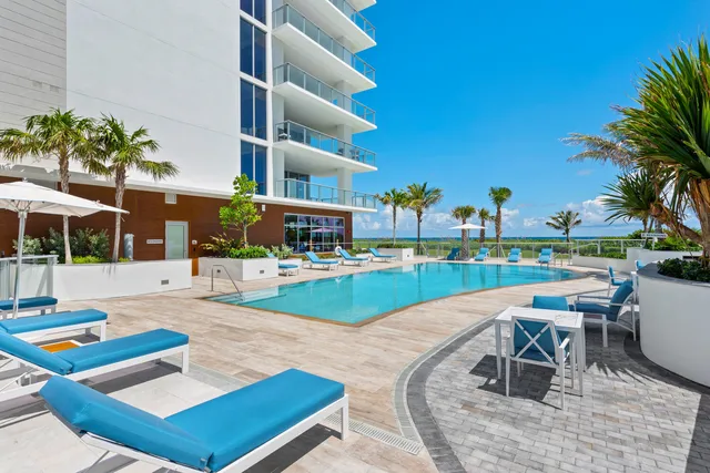 5000 North Ocean — N Pool