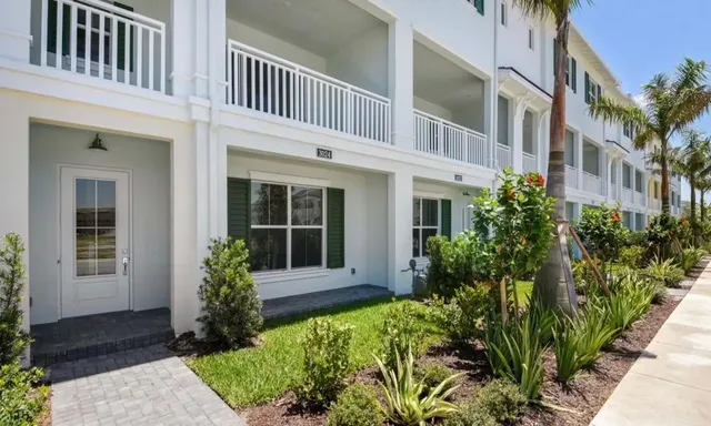 Alton Homes Palm Beach Gardens condos, Florida — photo 9