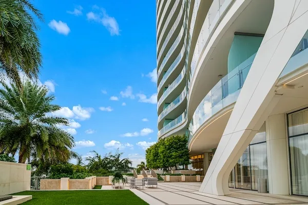 The Bristol Palm Beach condos, Florida — photo 22