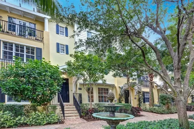 Magnolia Court — West Palm Beach