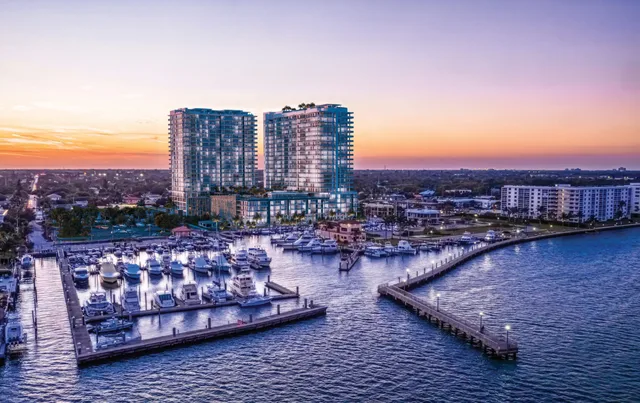 Nautilus 220 — Nautilus220 Lake Park Marina