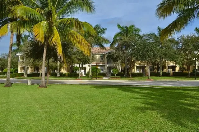 Tuscany at Abacoa condos, Florida — photo 2