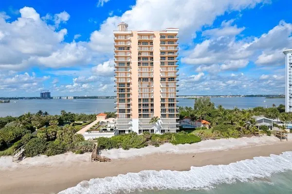 Via Delfino Condominium condos, Florida — photo 2