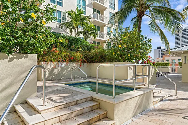 City Palms West Palm Beach Condo Hot Tub