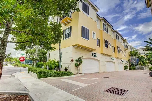 Hamilton Place — Delray beach
