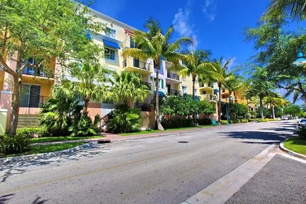 Pineapple Grove Village Condominiums — Delray beach