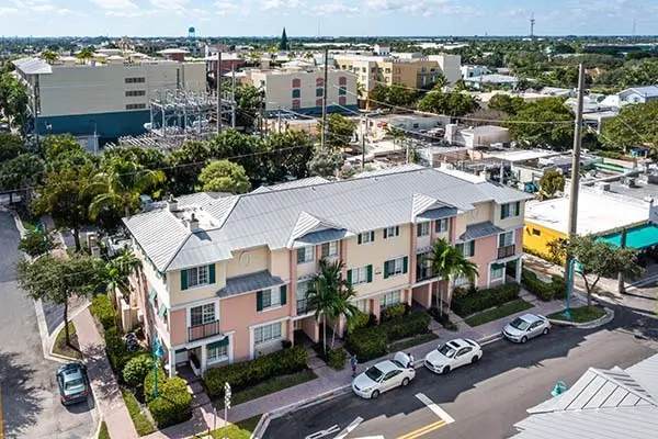 Pineapple Grove Village Condominiums — Delray beach