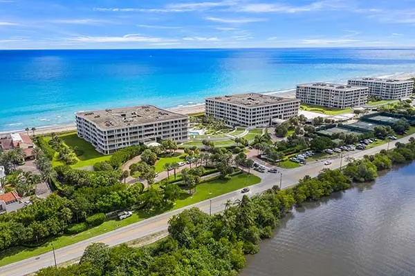 Sloan's Curve Palm Beach condos, Florida — photo 8