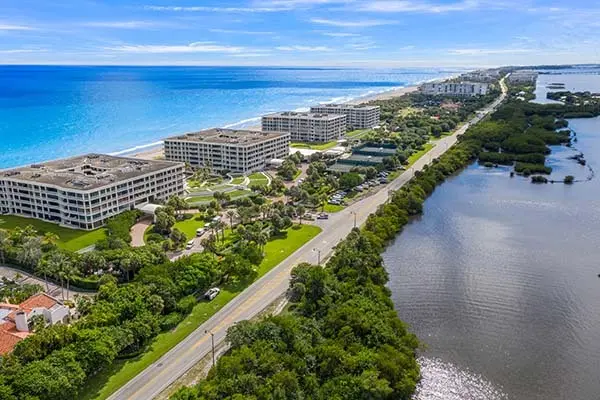 Sloan's Curve Palm Beach condos, Florida — photo 5