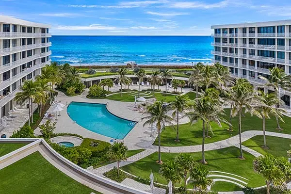 Sloan's Curve Palm Beach condos, Florida — photo 9