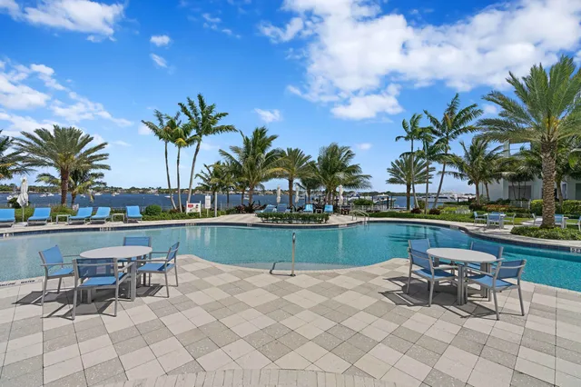 Water Club North Palm Beach — Pool view