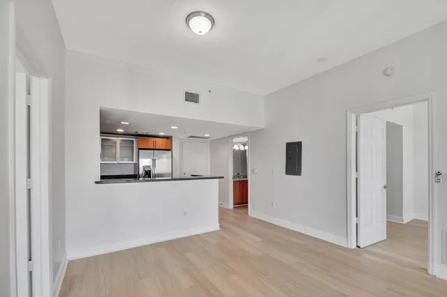 610 Clematis Unit 819 photo 12