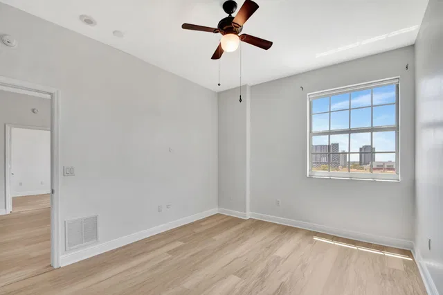 610 Clematis Unit 819 photo 15