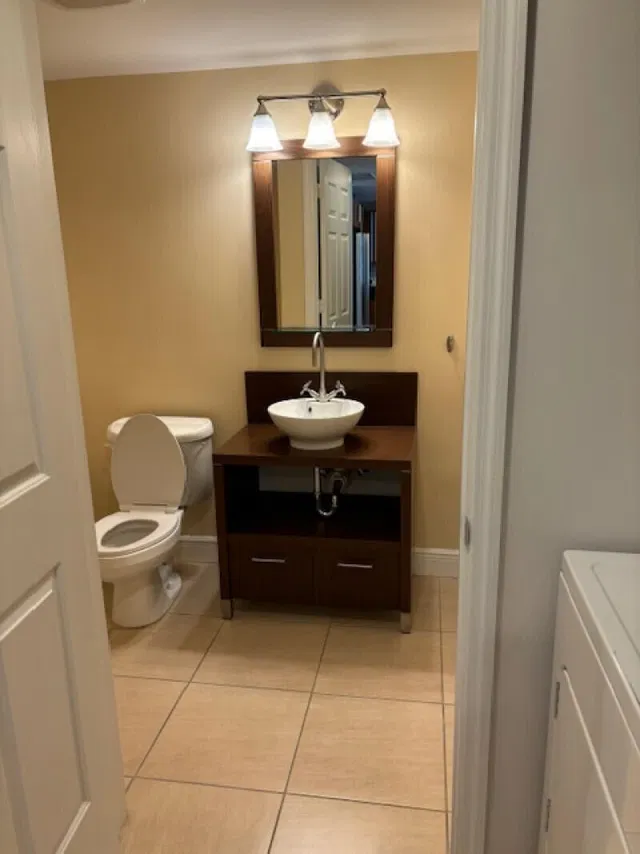 610 Clematis Unit 627 photo 6
