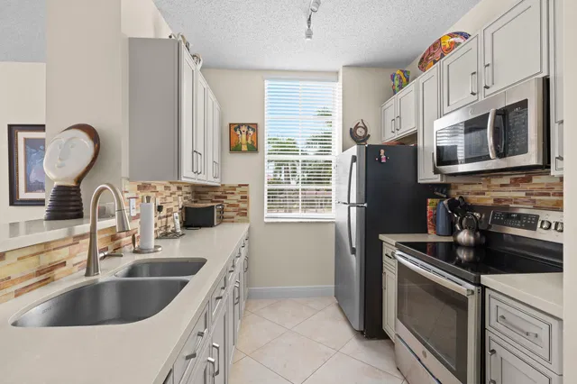 The Tower Condominium at Cityplace Unit 211 photo 3