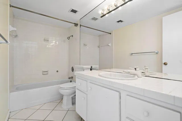 Trianon Unit Ph5 photo 7