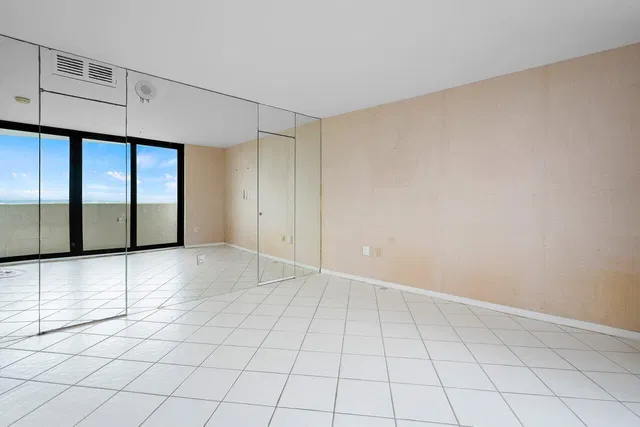 Trianon Unit Ph5 photo 9