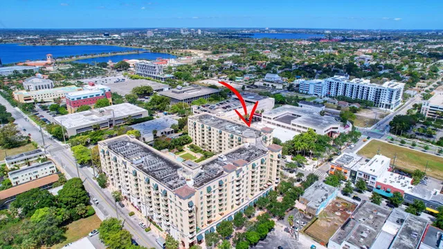 610 Clematis Unit 808 photo 19