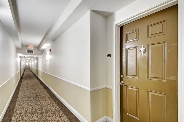 610 Clematis Unit 808 photo 32