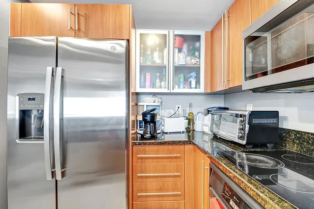610 Clematis Unit 808 photo 35