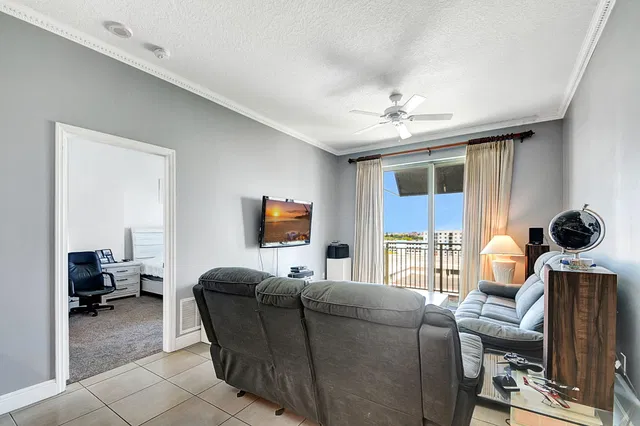 610 Clematis Unit 808 photo 38