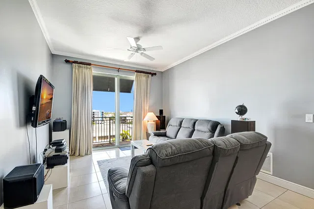 610 Clematis Unit 808 photo 39
