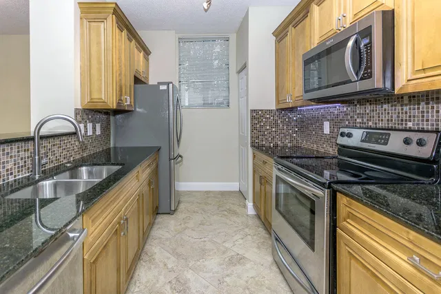 Courtyards in Cityplace Unit 117 photo 3