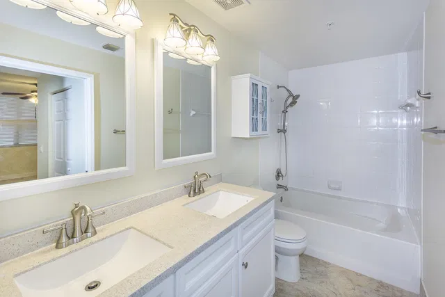 Courtyards in Cityplace Unit 117 photo 9