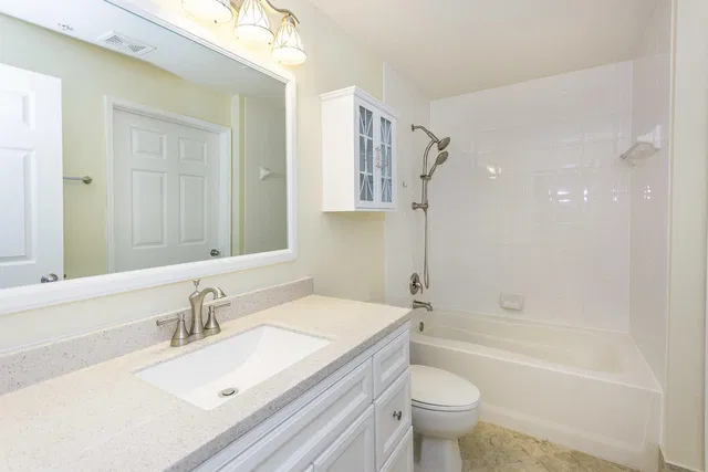Courtyards in Cityplace Unit 117 photo 13