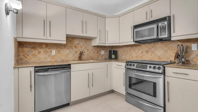 1801 S Flagler Unit 1804 photo 21