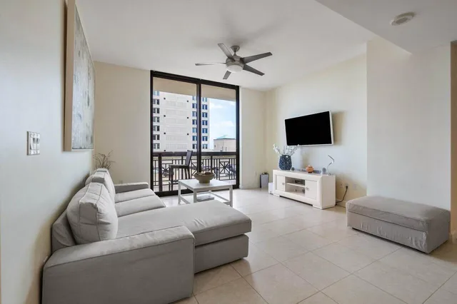 One City Plaza Unit 609, 801 S Olive Avenue Avenue, West Palm Beach, exterior