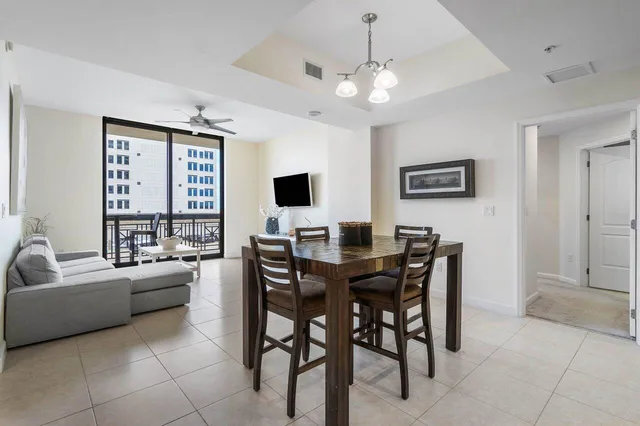 One City Plaza Unit 609 photo 3