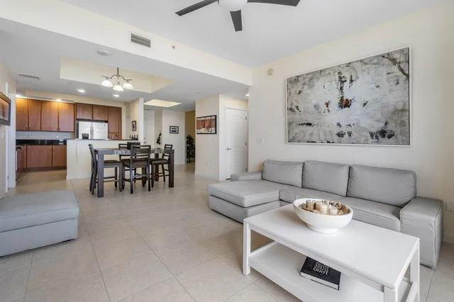 One City Plaza Unit 609 photo 4