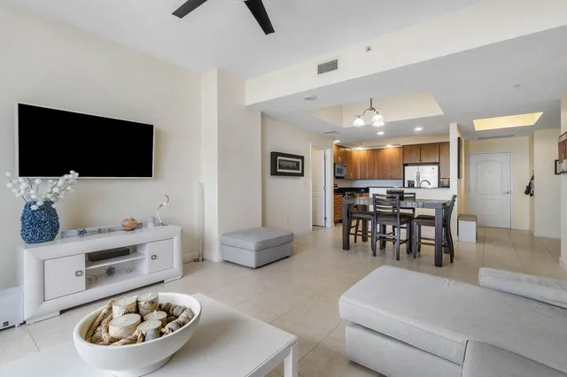 One City Plaza Unit 609 photo 5