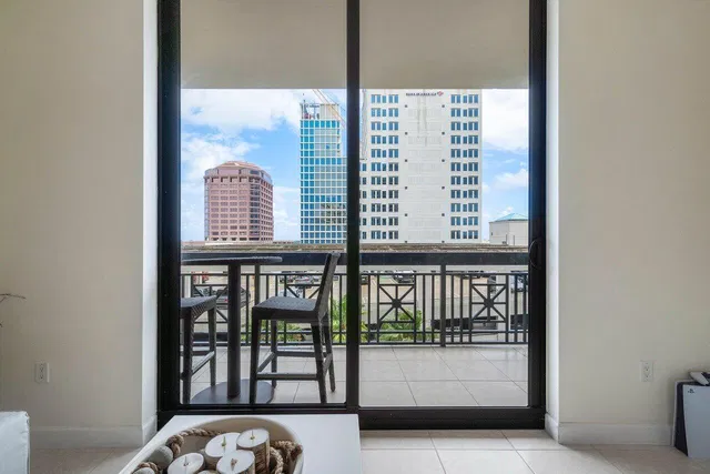 One City Plaza Unit 609 photo 7
