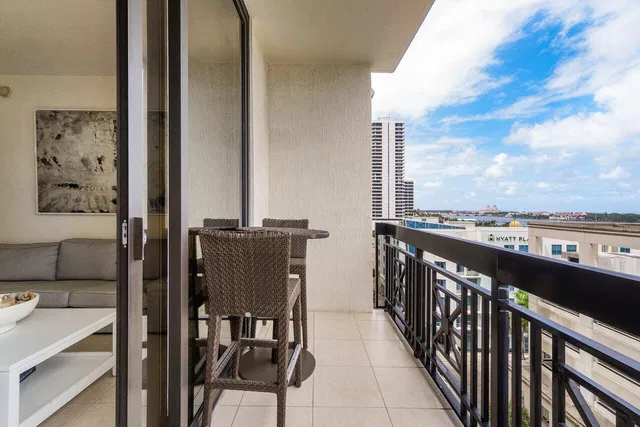 One City Plaza Unit 609 photo 10