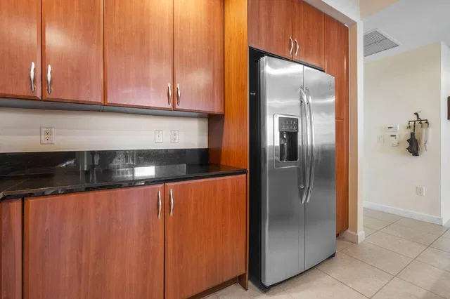 One City Plaza Unit 609 photo 13
