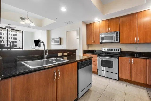 One City Plaza Unit 609 photo 14